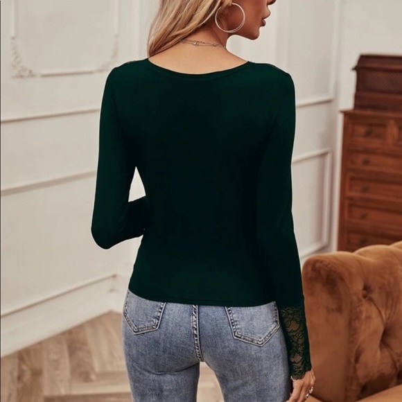 Lace accented green chic long sleeve top size XS - Picture 3 of 4